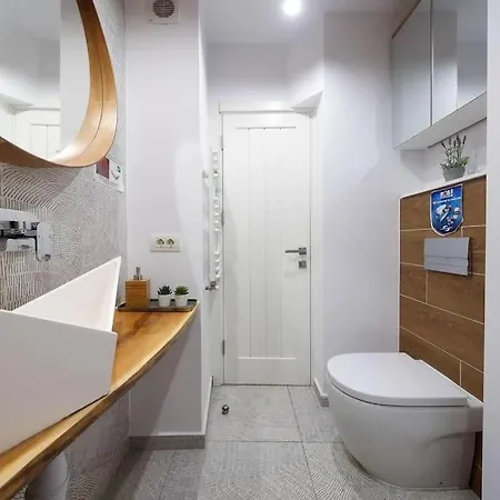 Apartment Tiny *